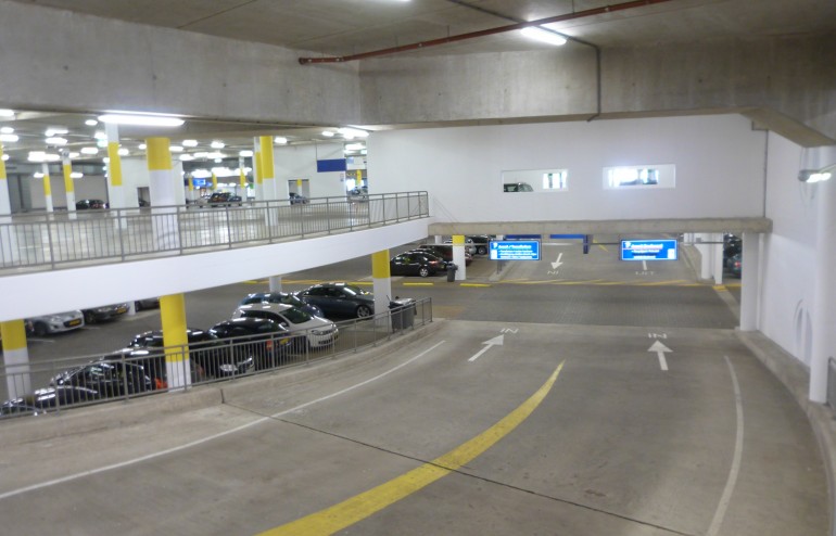 Schilderwerkzaamheden parkeergarage Mikado