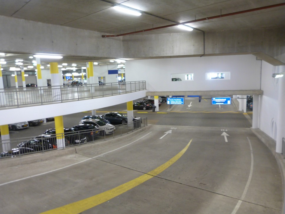 Schilderwerkzaamheden parkeergarage Mikado